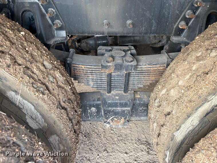 image for item EA7337 2010 International 7400 fuel truck