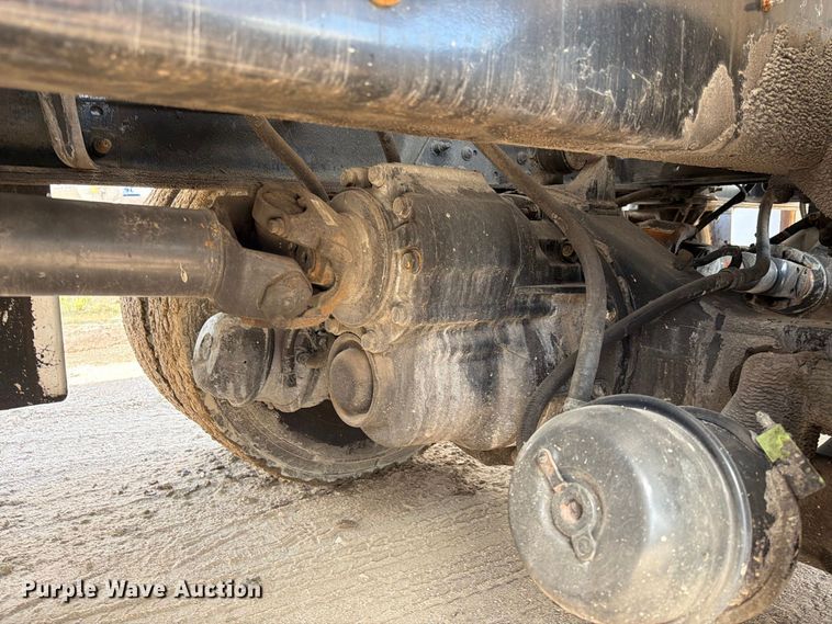 image for item EA7337 2010 International 7400 fuel truck