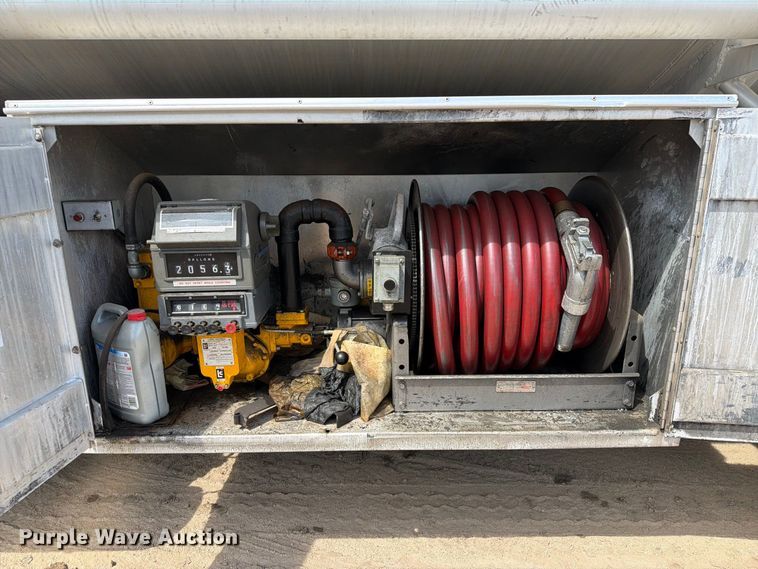 image for item EA7337 2010 International 7400 fuel truck