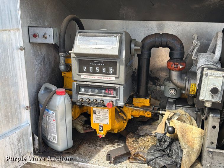 image for item EA7337 2010 International 7400 fuel truck