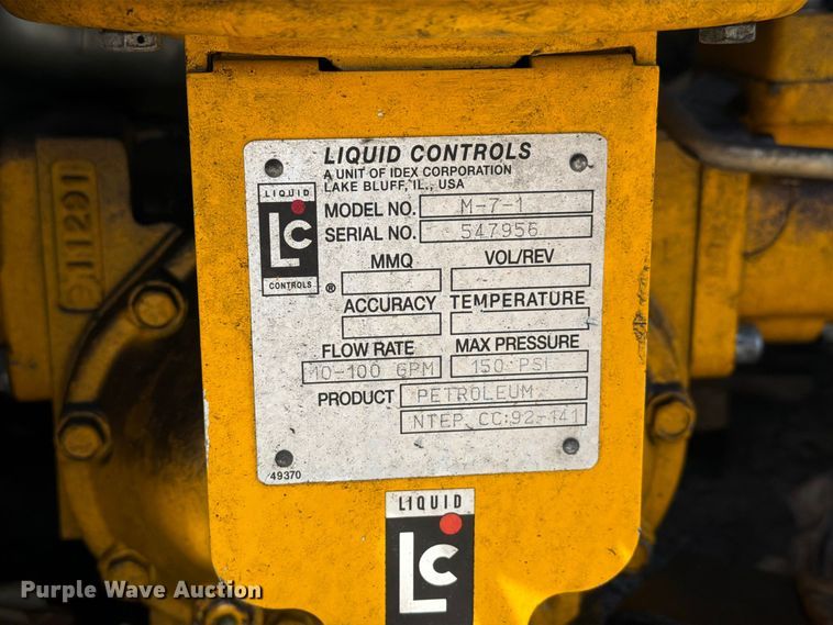 image for item EA7337 2010 International 7400 fuel truck