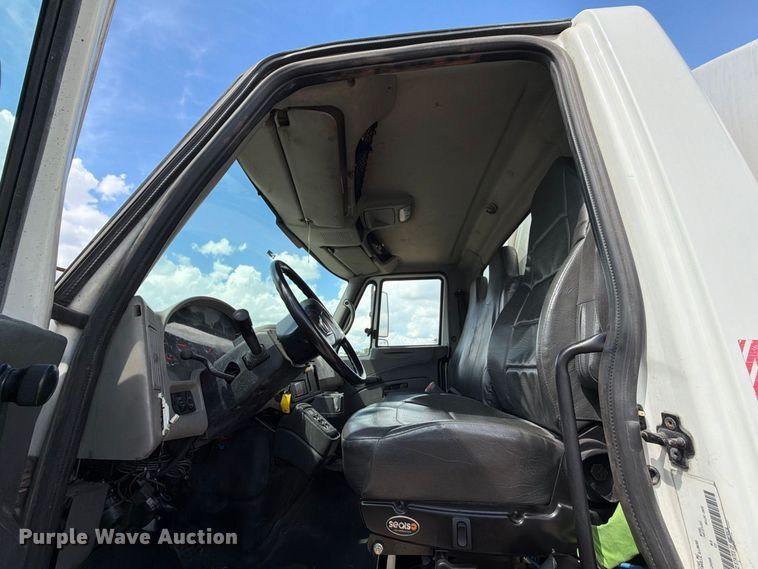image for item EA7337 2010 International 7400 fuel truck