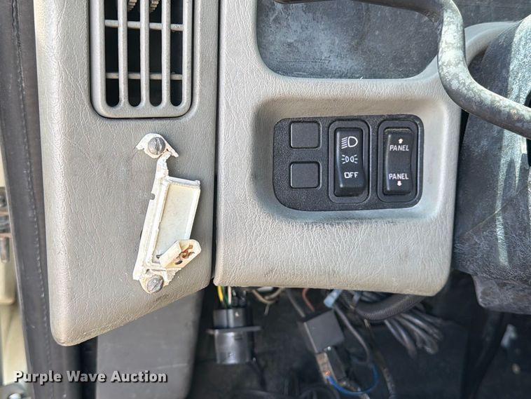 image for item EA7337 2010 International 7400 fuel truck