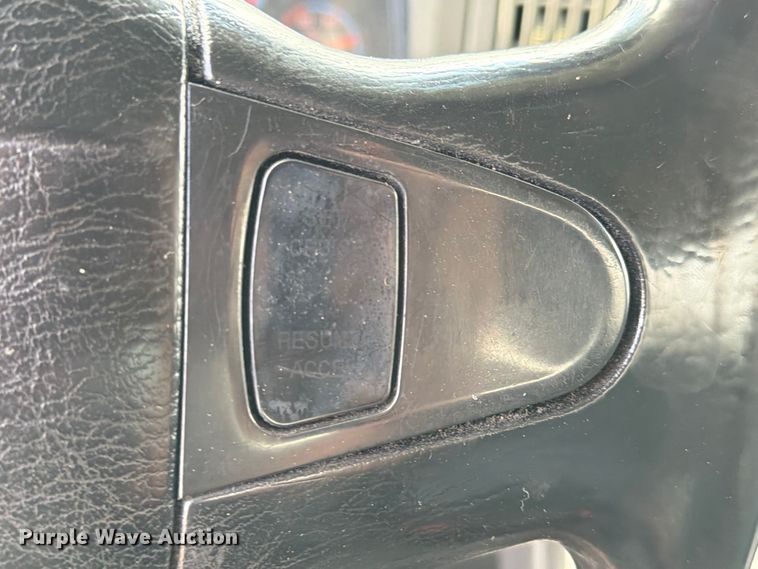 image for item EA7337 2010 International 7400 fuel truck