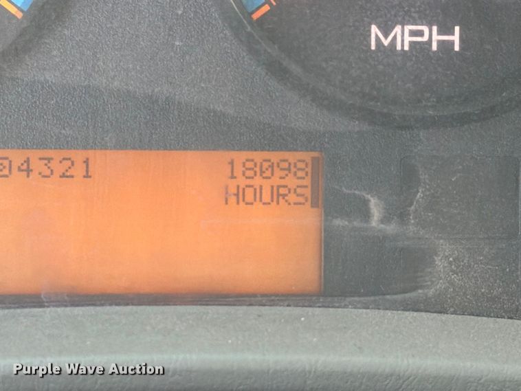 image for item EA7337 2010 International 7400 fuel truck