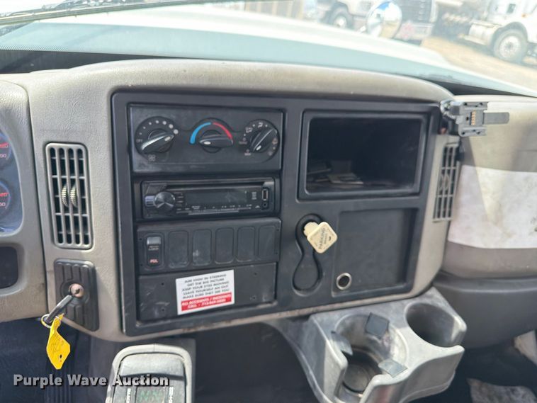 image for item EA7337 2010 International 7400 fuel truck