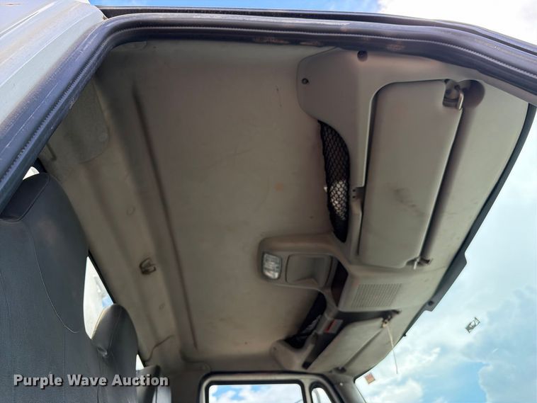 image for item EA7337 2010 International 7400 fuel truck