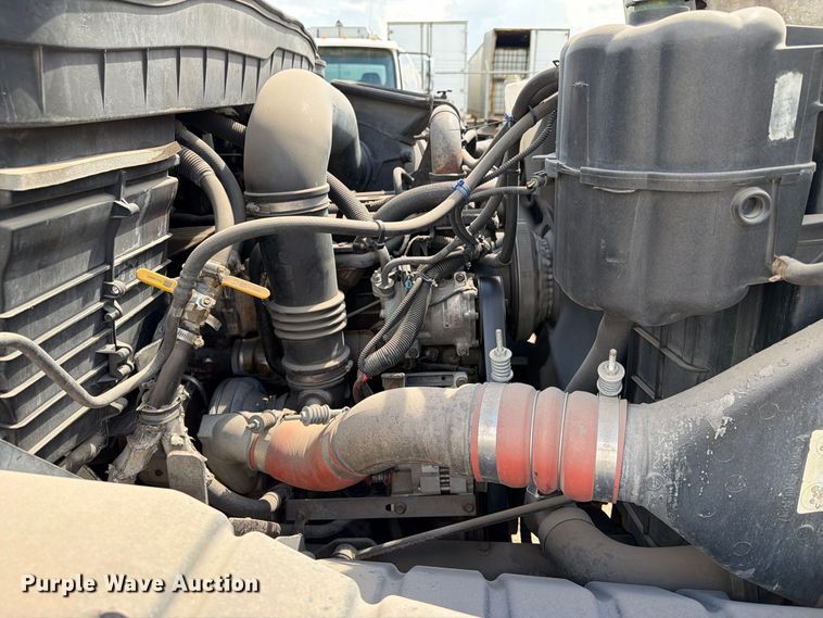 image for item EA7337 2010 International 7400 fuel truck