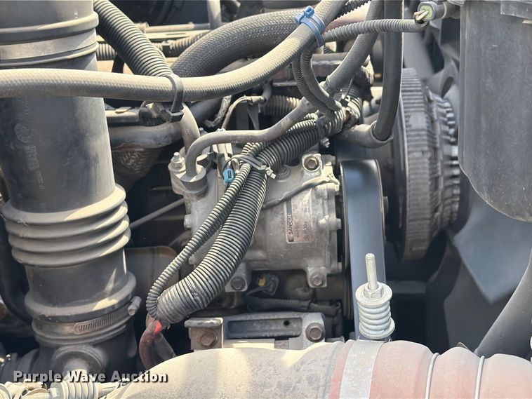 image for item EA7337 2010 International 7400 fuel truck
