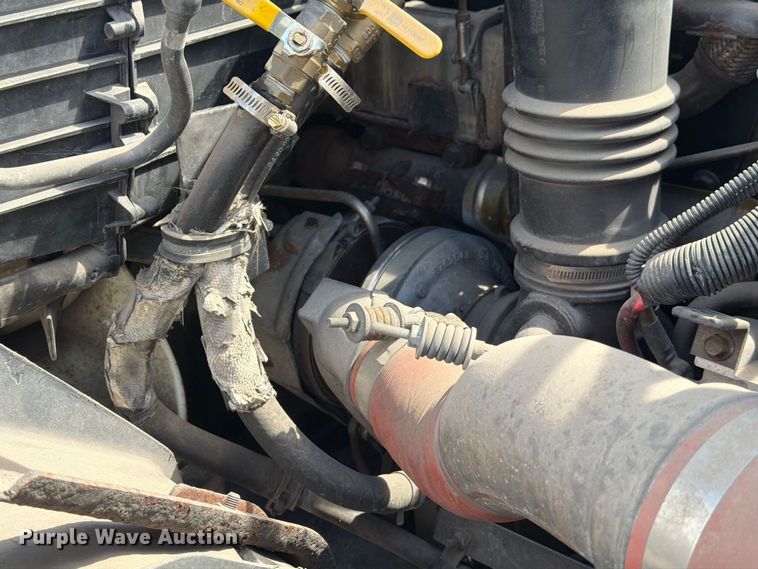 image for item EA7337 2010 International 7400 fuel truck