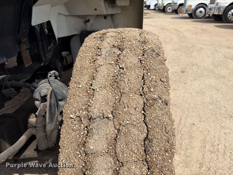 image for item EA7337 2010 International 7400 fuel truck