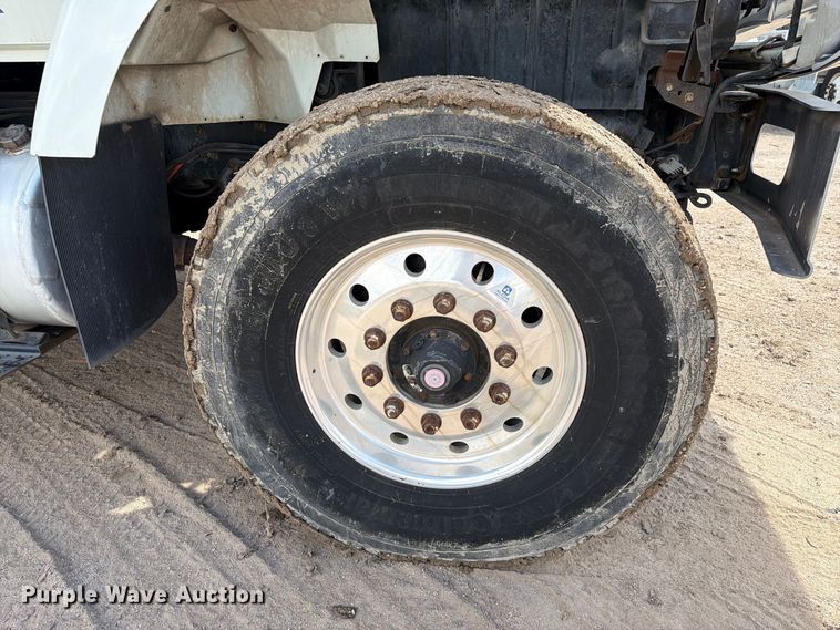 image for item EA7337 2010 International 7400 fuel truck