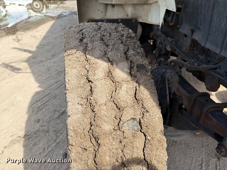 image for item EA7337 2010 International 7400 fuel truck