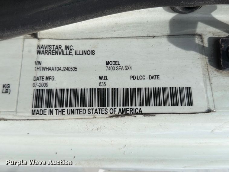 image for item EA7337 2010 International 7400 fuel truck