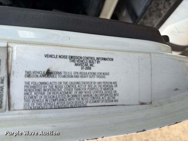 image for item EA7337 2010 International 7400 fuel truck