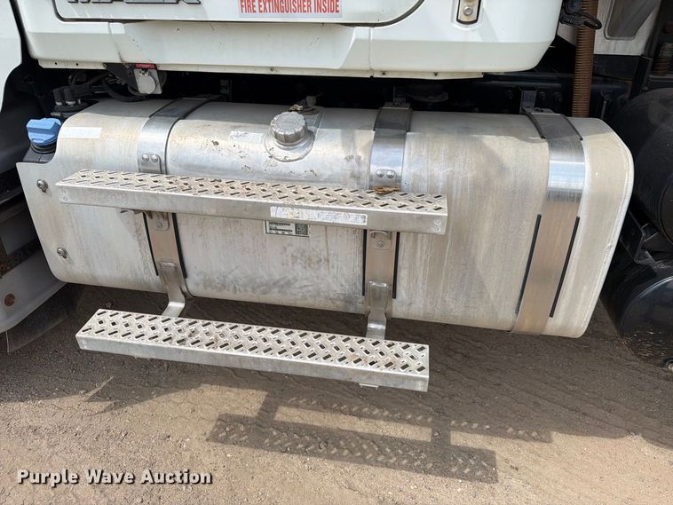 image for item EA7338 2015 Mack GU433 fuel truck
