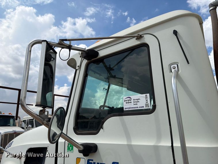 image for item EA7338 2015 Mack GU433 fuel truck
