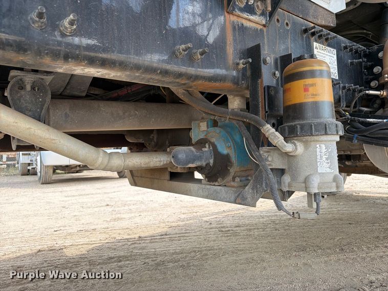 image for item EA7338 2015 Mack GU433 fuel truck