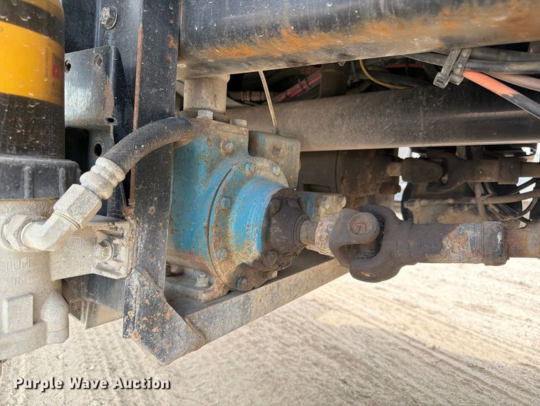 image for item EA7338 2015 Mack GU433 fuel truck