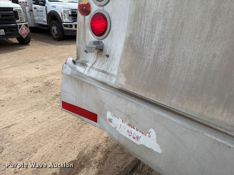 image for item EA7338 2015 Mack GU433 fuel truck