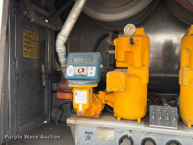 image for item EA7338 2015 Mack GU433 fuel truck