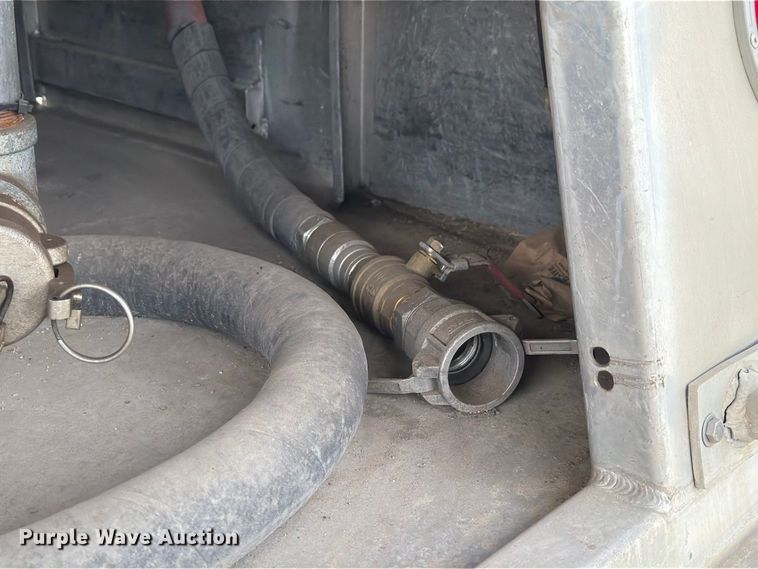 image for item EA7338 2015 Mack GU433 fuel truck