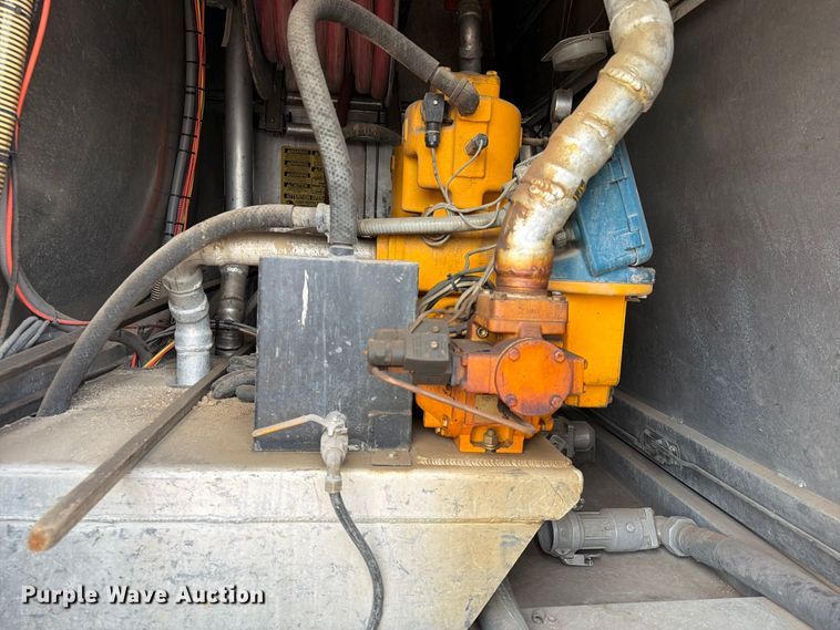 image for item EA7338 2015 Mack GU433 fuel truck