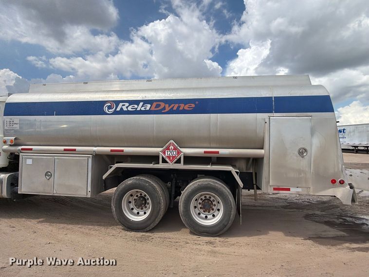 image for item EA7338 2015 Mack GU433 fuel truck