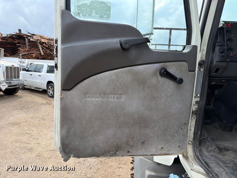 image for item EA7338 2015 Mack GU433 fuel truck