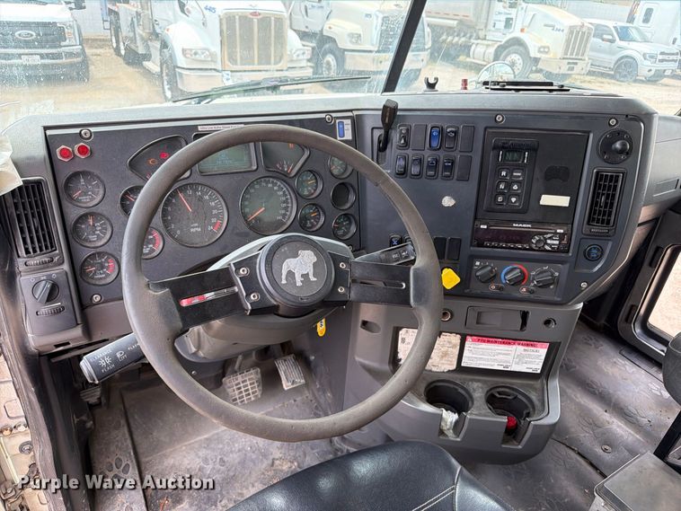 image for item EA7338 2015 Mack GU433 fuel truck