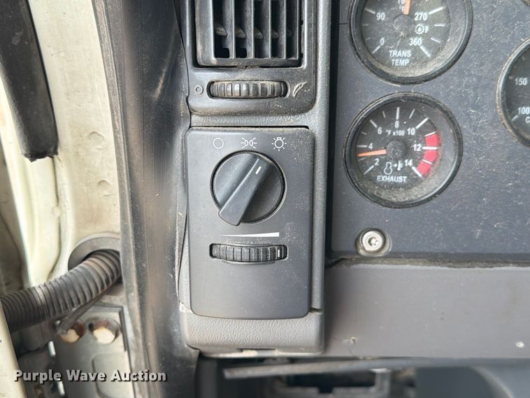 image for item EA7338 2015 Mack GU433 fuel truck