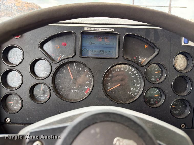 image for item EA7338 2015 Mack GU433 fuel truck