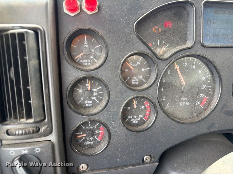 image for item EA7338 2015 Mack GU433 fuel truck