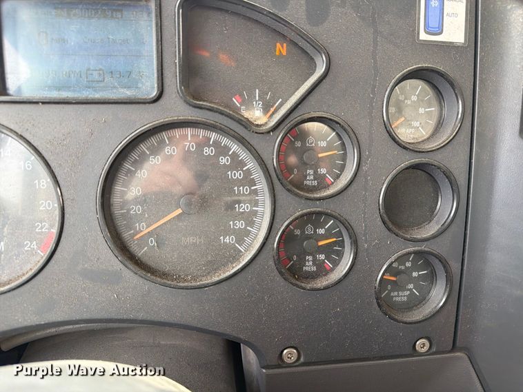 image for item EA7338 2015 Mack GU433 fuel truck