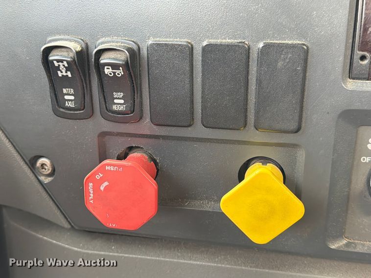 image for item EA7338 2015 Mack GU433 fuel truck