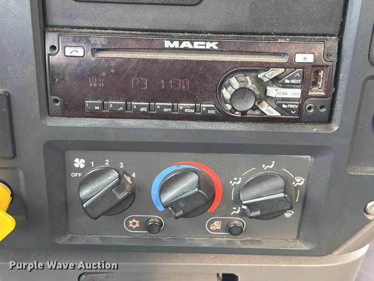image for item EA7338 2015 Mack GU433 fuel truck