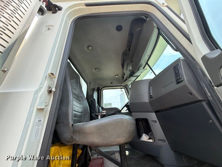 image for item EA7338 2015 Mack GU433 fuel truck