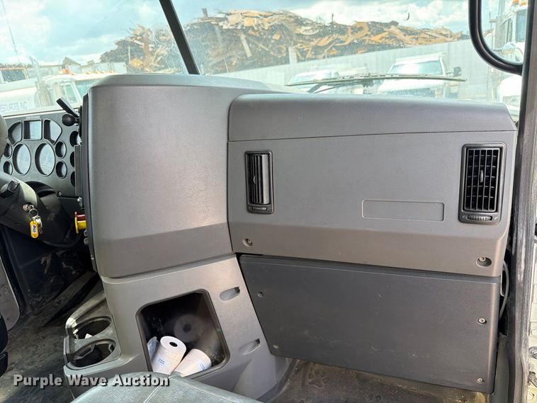 image for item EA7338 2015 Mack GU433 fuel truck