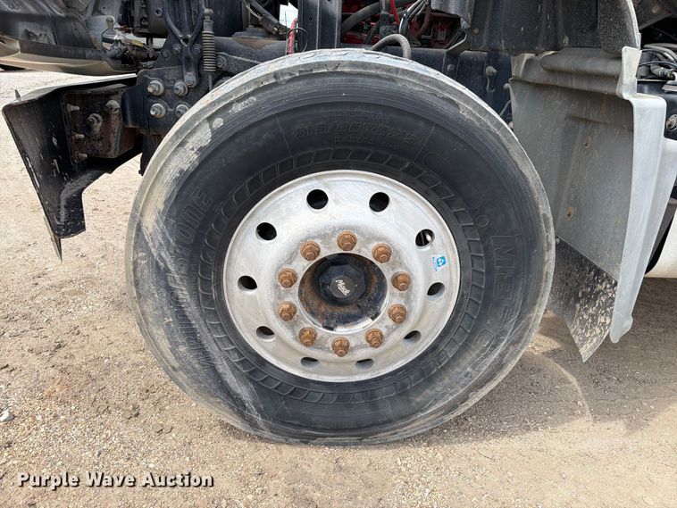 image for item EA7338 2015 Mack GU433 fuel truck