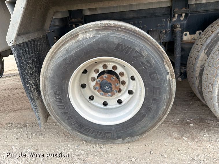 image for item EA7338 2015 Mack GU433 fuel truck