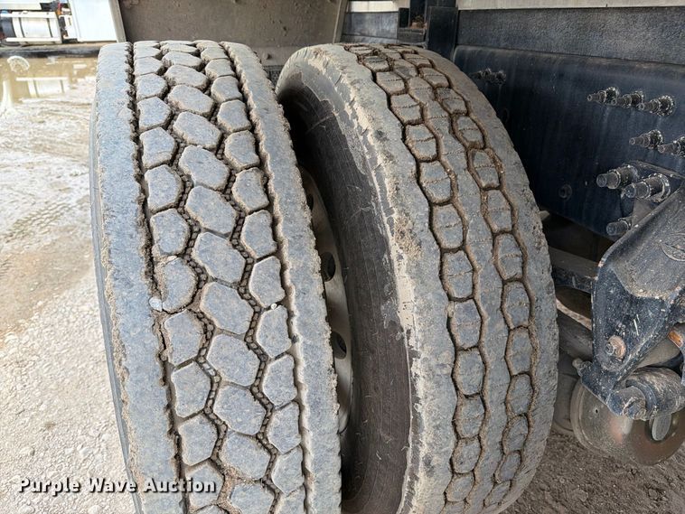 image for item EA7338 2015 Mack GU433 fuel truck