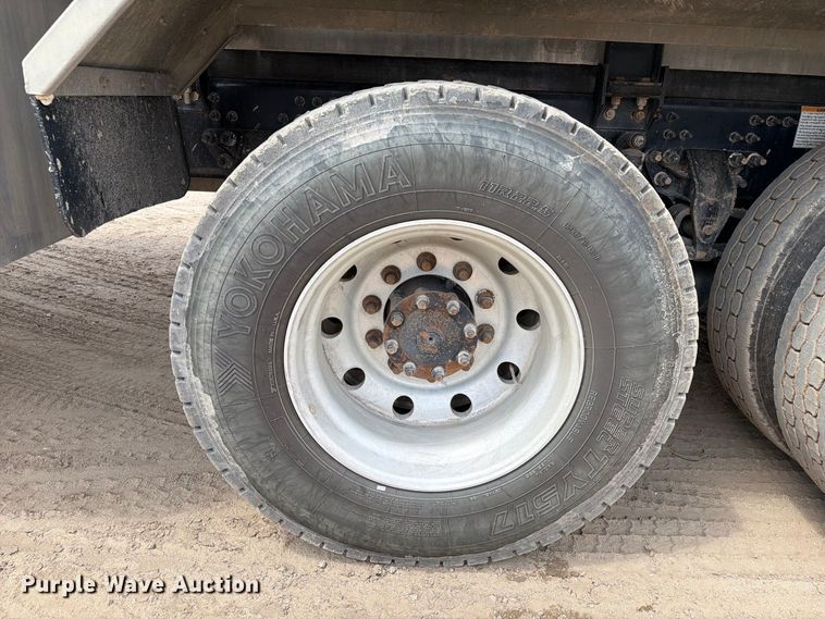 image for item EA7338 2015 Mack GU433 fuel truck