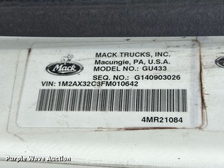 image for item EA7338 2015 Mack GU433 fuel truck