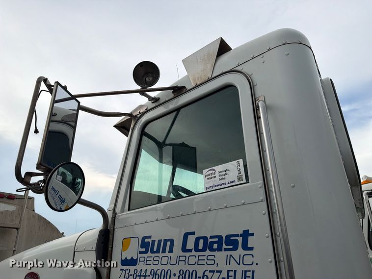 image for item EA7339 2011 Peterbilt 365 fuel truck