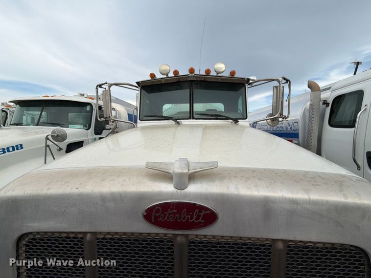 image for item EA7339 2011 Peterbilt 365 fuel truck