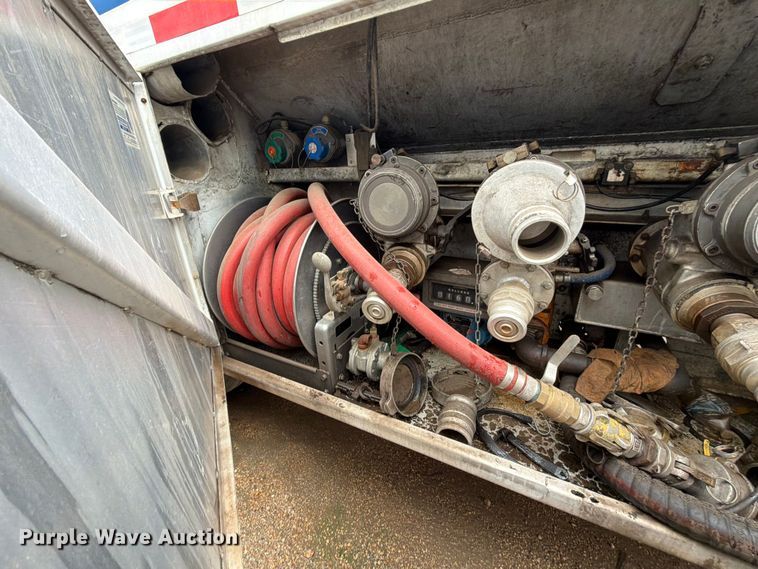 image for item EA7339 2011 Peterbilt 365 fuel truck