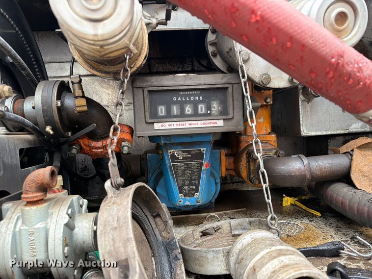 image for item EA7339 2011 Peterbilt 365 fuel truck