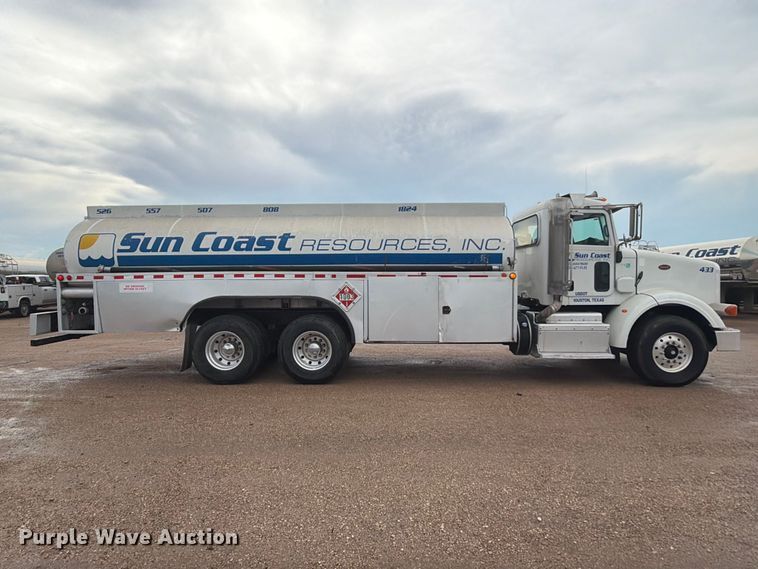 image for item EA7339 2011 Peterbilt 365 fuel truck