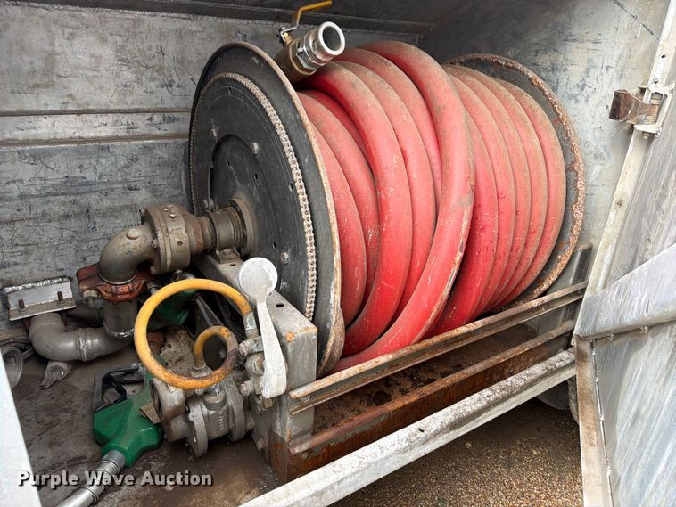 image for item EA7339 2011 Peterbilt 365 fuel truck