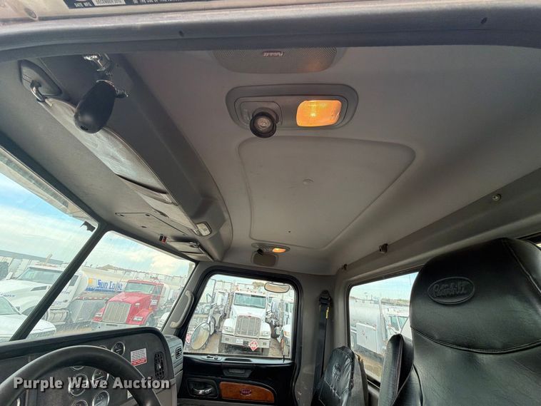 image for item EA7339 2011 Peterbilt 365 fuel truck
